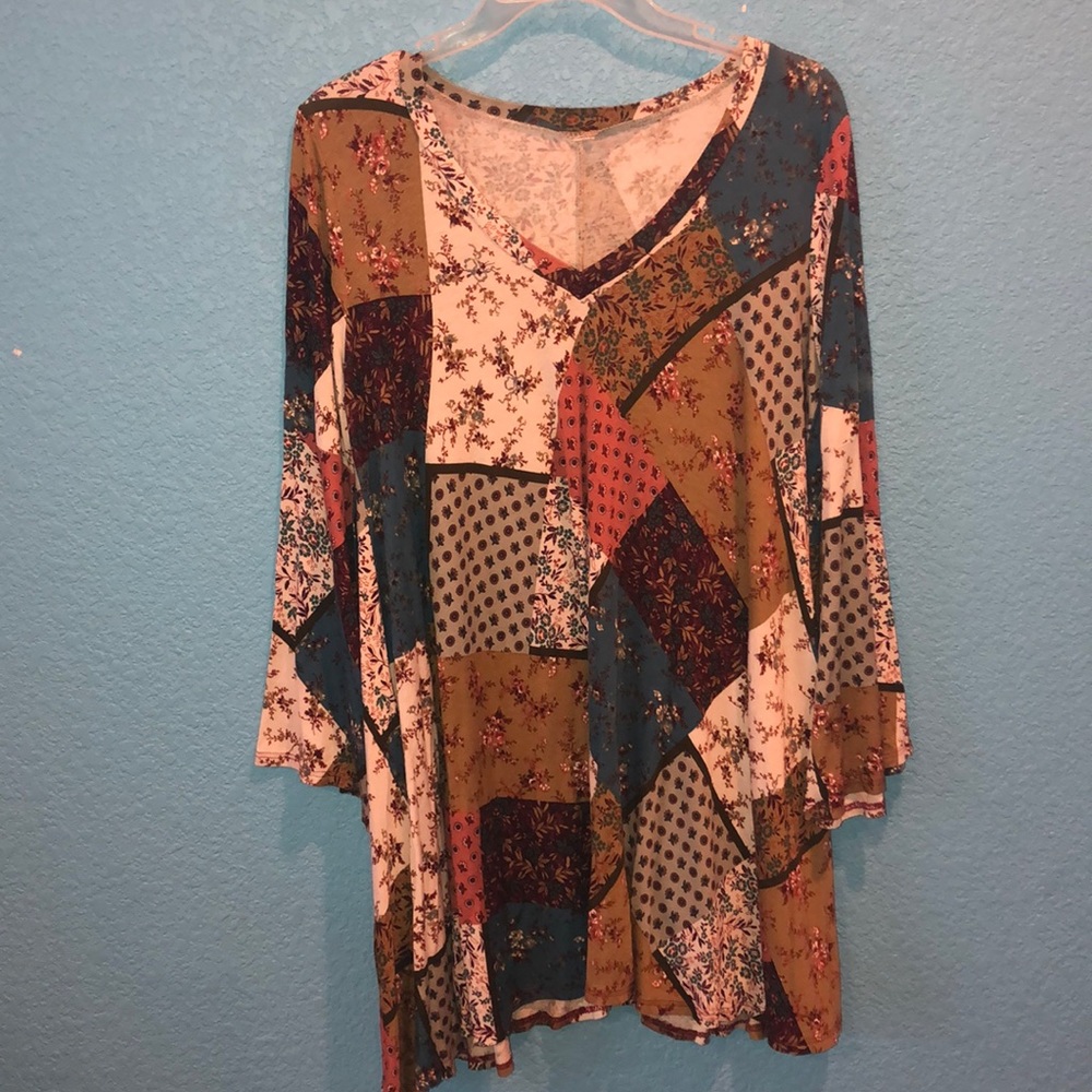 Patchwork Bell-sleeved Floral Tunic Top
